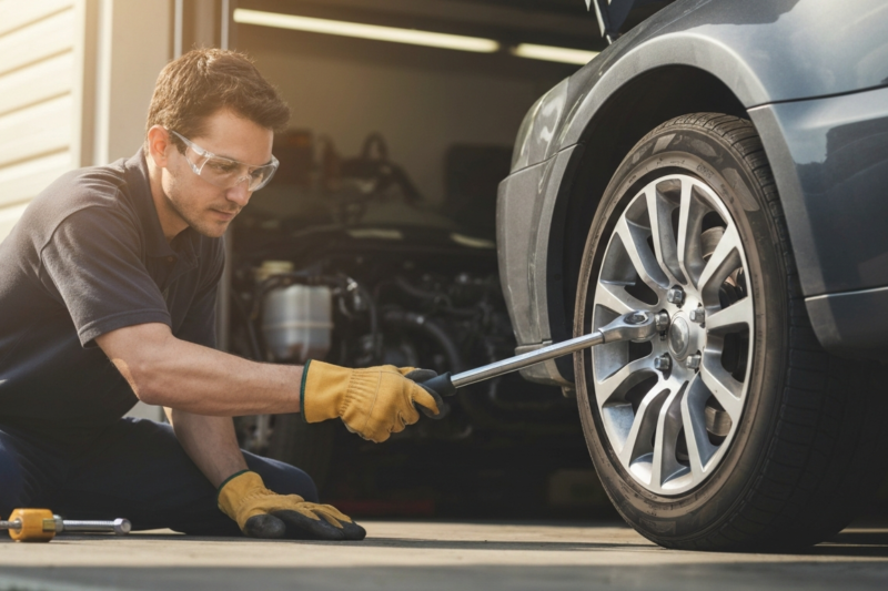How to Loosen Lug Nuts for a Tyre Change